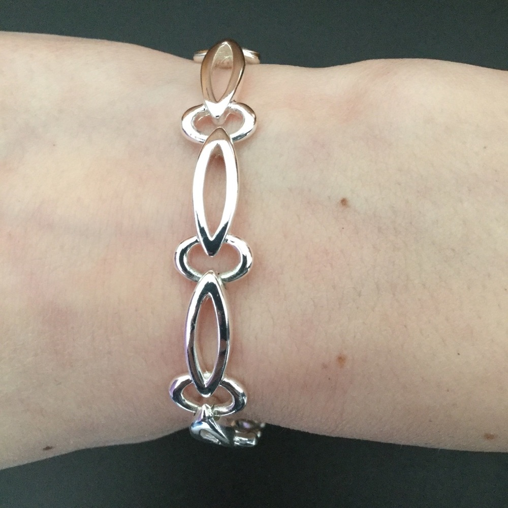 Vintage Silvertone NW Bracelet - Picture 2 of 3